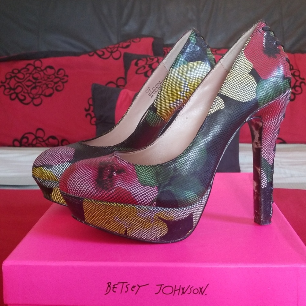 Betsey Johnson pumps